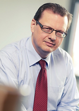 Dr. Klaus Schrage 